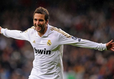 华体会HTH|玻璃人噩梦重现，夸西替补22分钟再伤，赛季第四次倒下引发深思