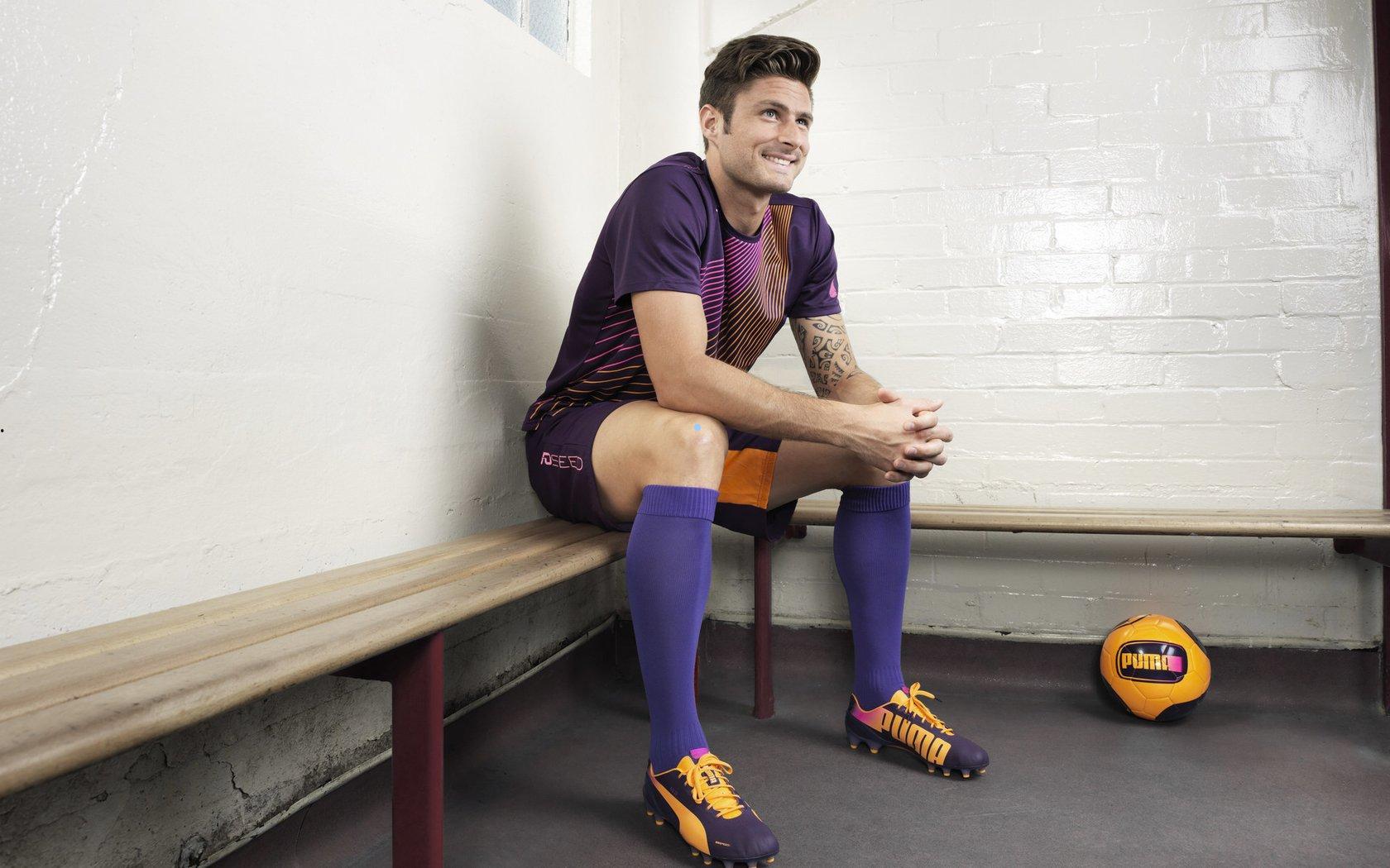 马卡评论员犀利点评，巴塞罗那陷费尔明单核困境，十队友成配角